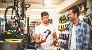 VEELGESTELDE VRAGEN: WAAR LET IK OP BIJ DE AANSCHAF VAN EEN SPINNINGSCHOEN?